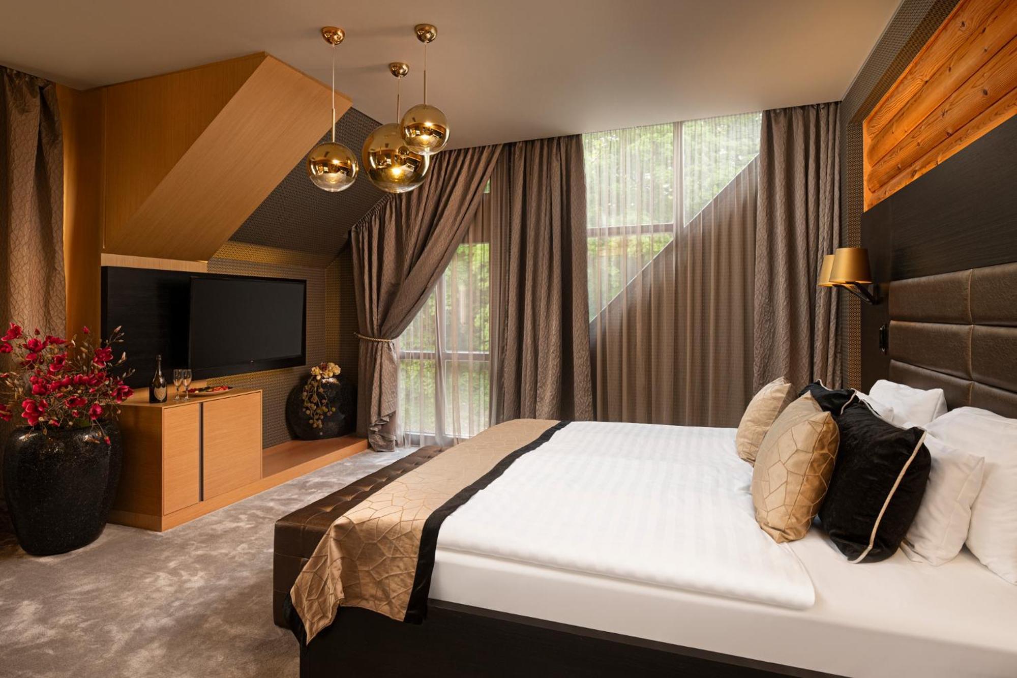 Avalon Resort & Spa 米什科尔茨 外观 照片