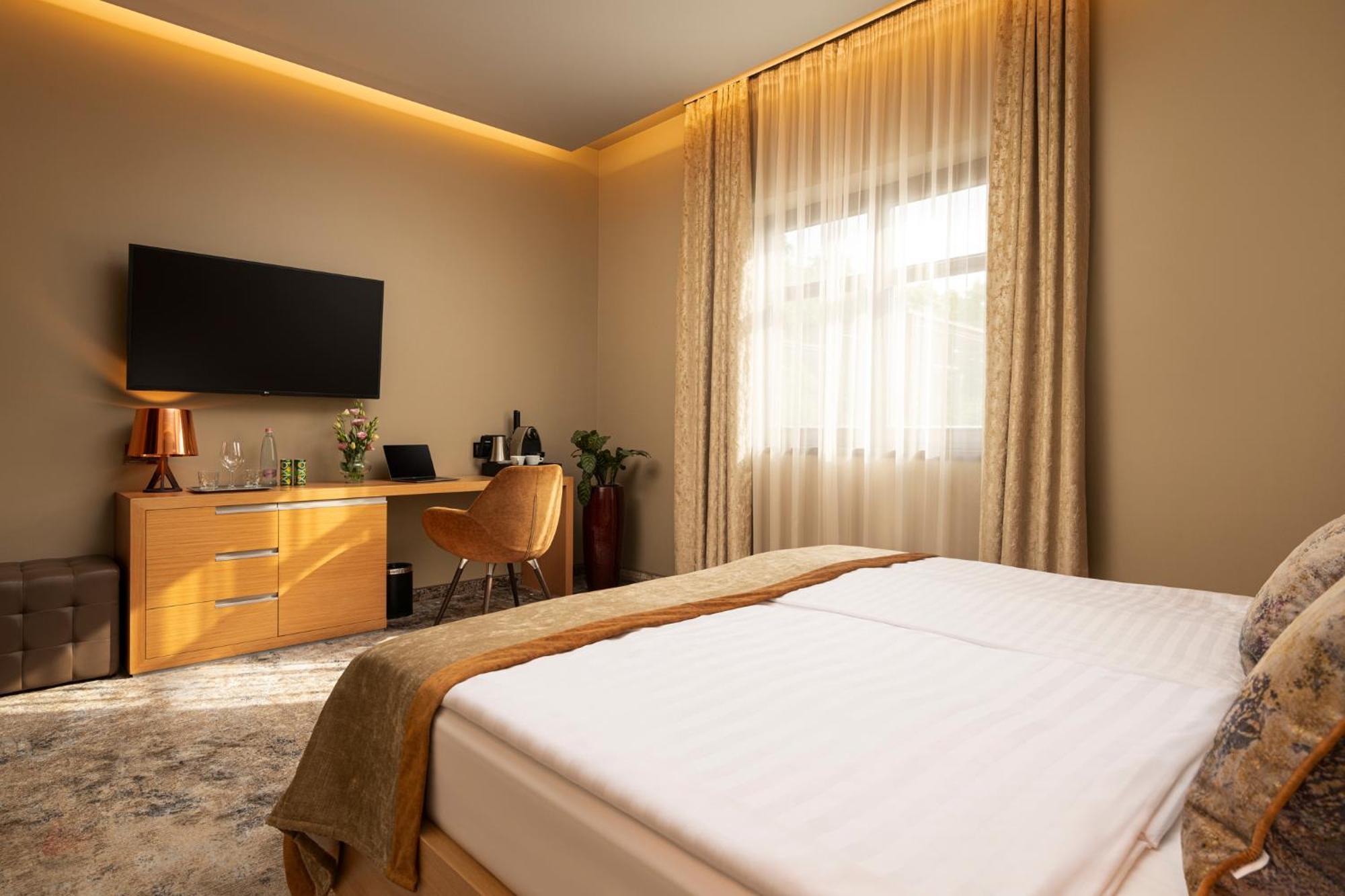 Avalon Resort & Spa 米什科尔茨 外观 照片