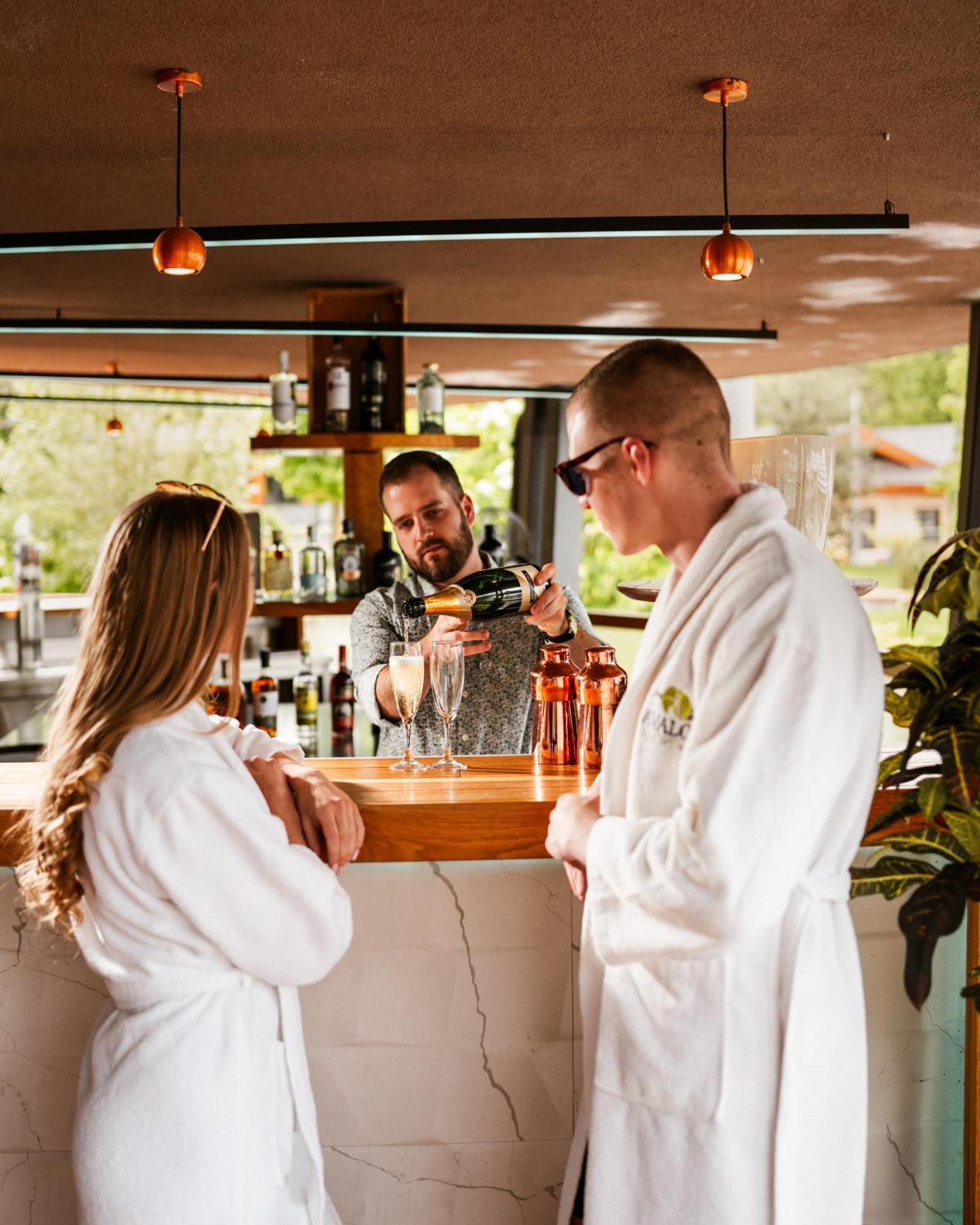 Avalon Resort & Spa 米什科尔茨 外观 照片